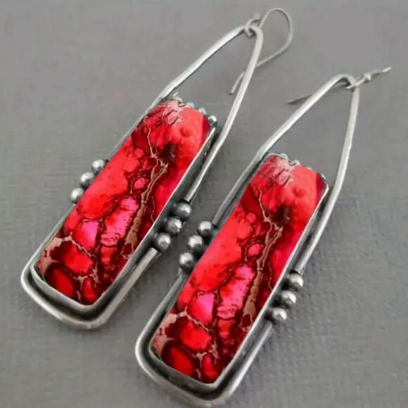 ✨🆕✨ Bohemian Red Geometric Dangle Earrings✨ - Picture 4 of 9